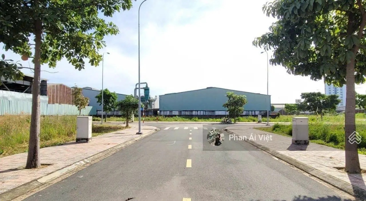 Ngộp vốn bán đất,gần công viên Phường 5,Đ.Hàm Nghi,Tp.Bạc Liêu,550tr/100m2,SHR,Full thổ cư
