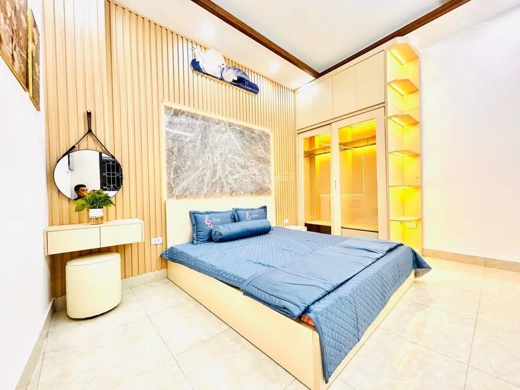 Bán nhà phố Bạch Mai - Full nội thất - Lô góc thoáng - Gần ô tô - 42m2 - 4PN. Giá: 4,8 tỷ