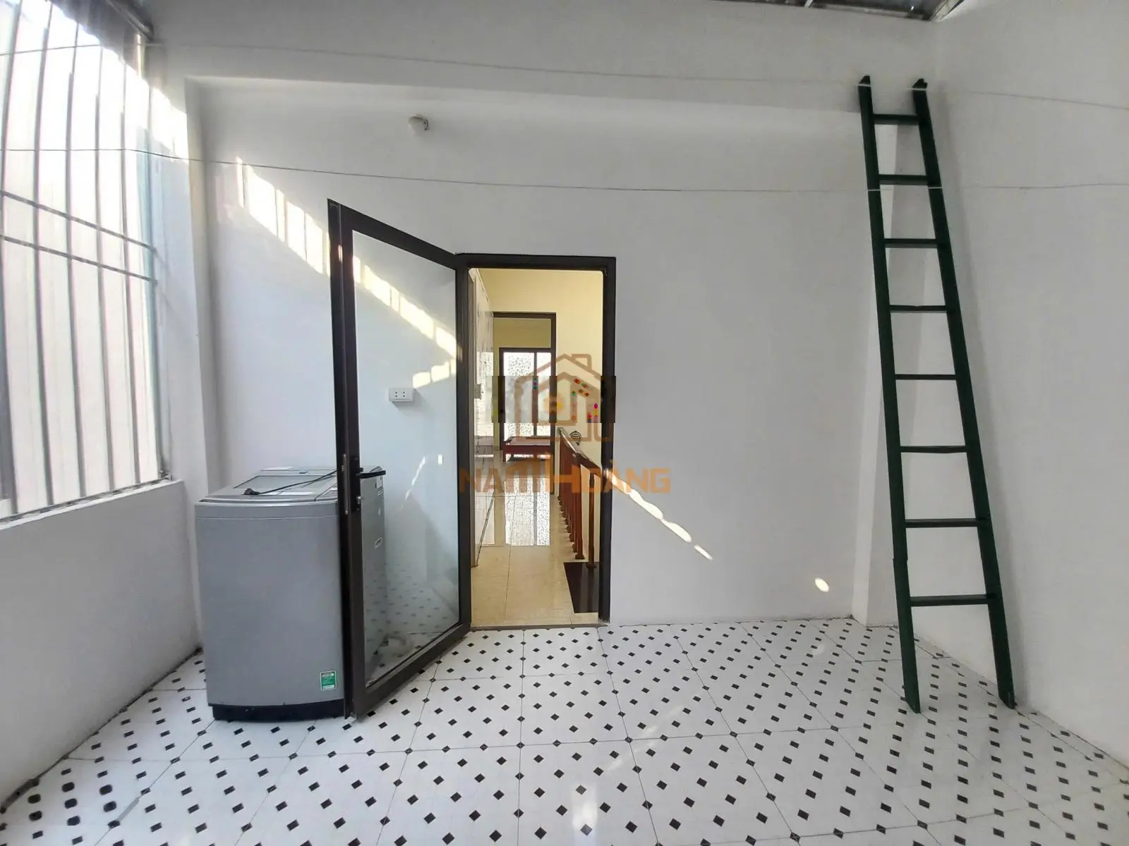 Bán nhà Phố Xốm Phú Lãm ~40m2 xây 4 tầng 5 phòng ngủ ô tô đỗ cửa ngõ thông ô tô qua 6,15 tỷ