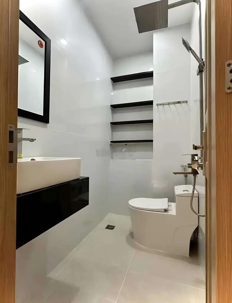 Kẹt tiền bán gấp nhà đường Phan Xích Long, Quận Phú Nhuận. Giá 2tỷ650