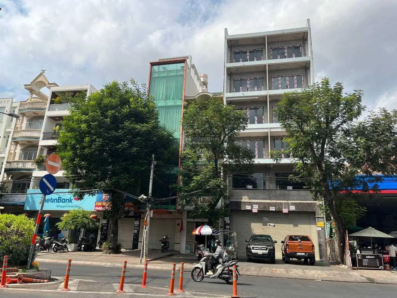 Bán toà nhà văn phòng mặt tiền Bàu Cát Đôi, TB. 8,5 x 20m. Hầm 7 lầu. Giá 53 tỷ. HĐT 302,496 tr
