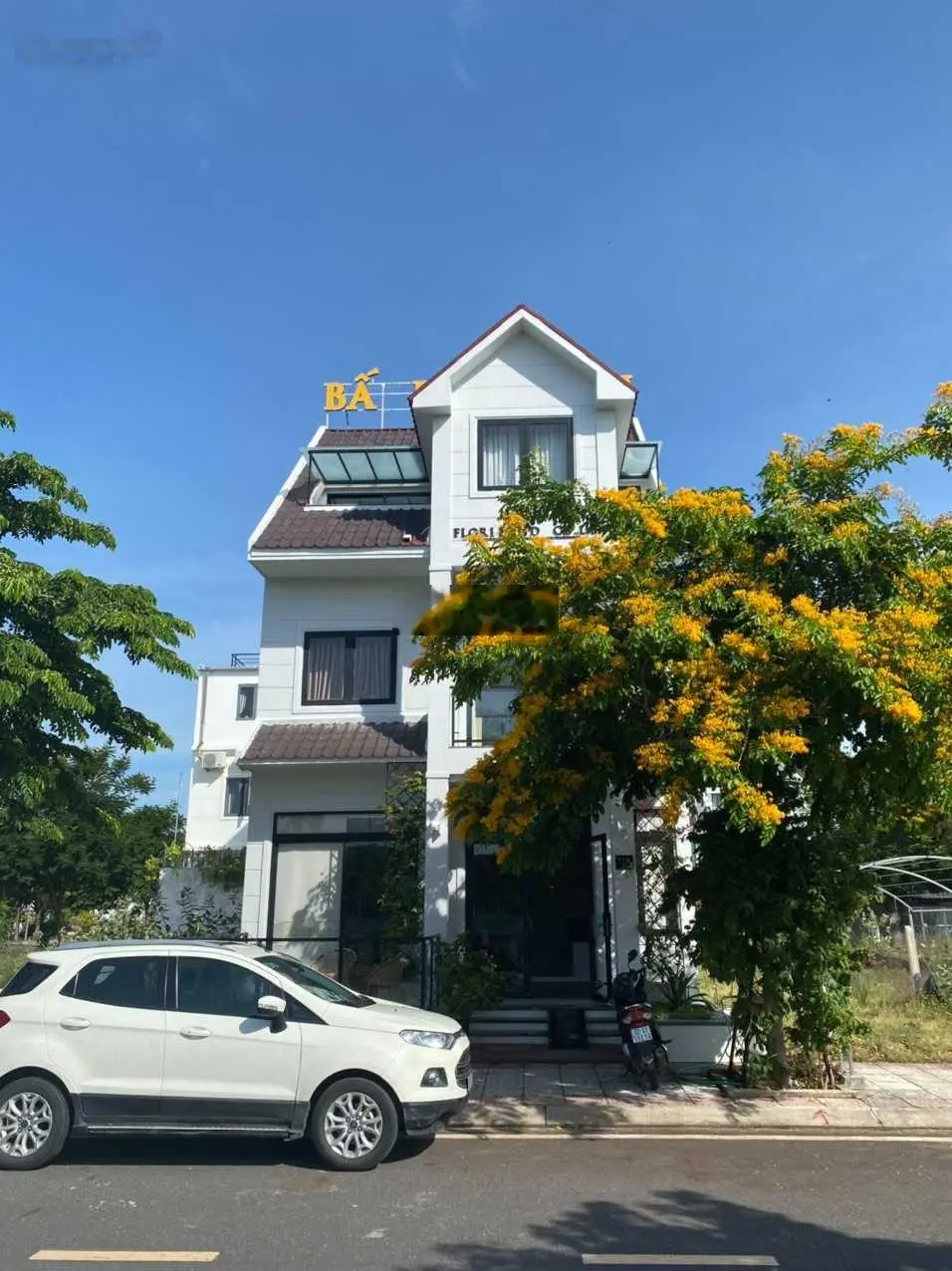 Bán nền Golden Bay hướng đông nam gần hồ và quảng trường giá 27.5 triệu/m2
