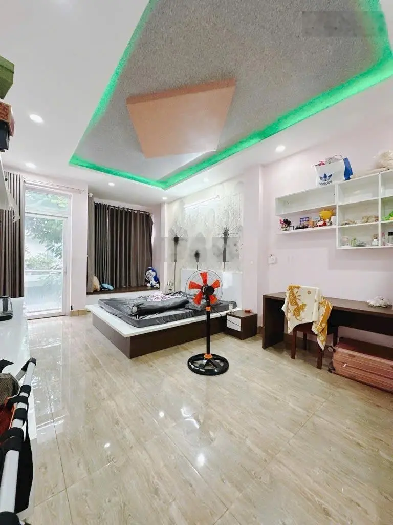 Bán nhà mặt tiền công viên rộng 12m - Vừa cho thuê CHDV vừa buôn bán cực tốt