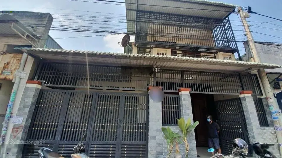 Hàng thơm. Giá siêu hạt rẻ. Nhà gần Vincom TP. Dĩ An. DT: 172m2 lầu trệt 5 phòng ngủ. Giá: 4,8 tỷ