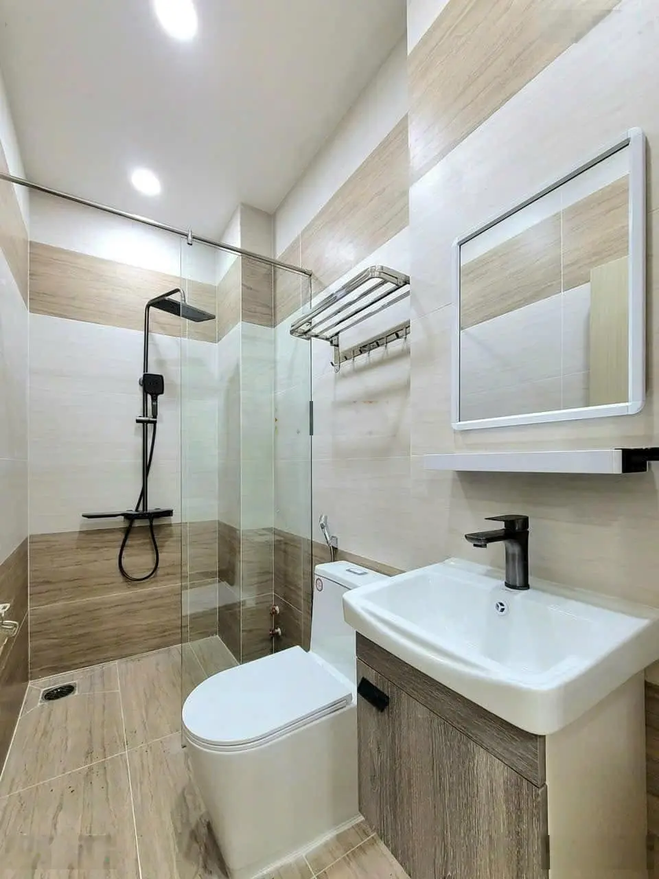 Siêu phẩm nhà 60.9m2 Thảo Điền, Q2. Xây 1 trệt 1 lửng 2 lầu và sân thượng, sổ sẵn