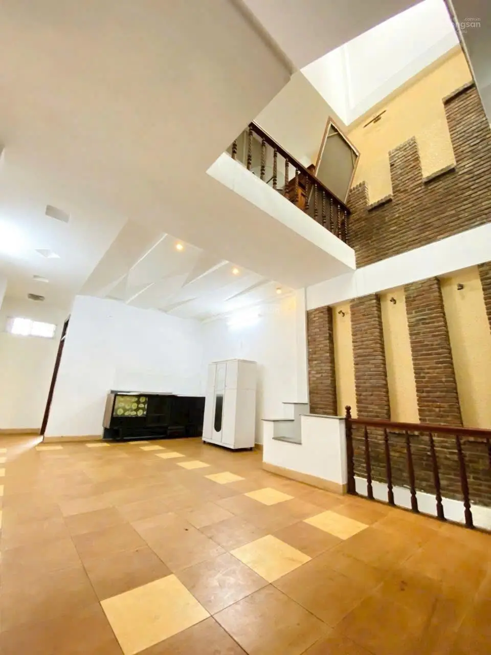 Phố biển Mỹ Khê - Vị trí đẹp, nhà 3 tầng mặt phố Trần Văn Dư - 100m2 - Vuông vức - Chỉ nhỉnh 10 tỷ