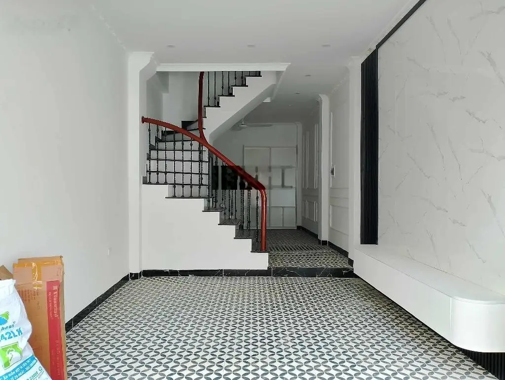 Bán nhà mới cạnh bến xe Yên Nghĩa - Ô tô đỗ cửa - kinh doanh - sát QL4 mở rộng - Full công năng