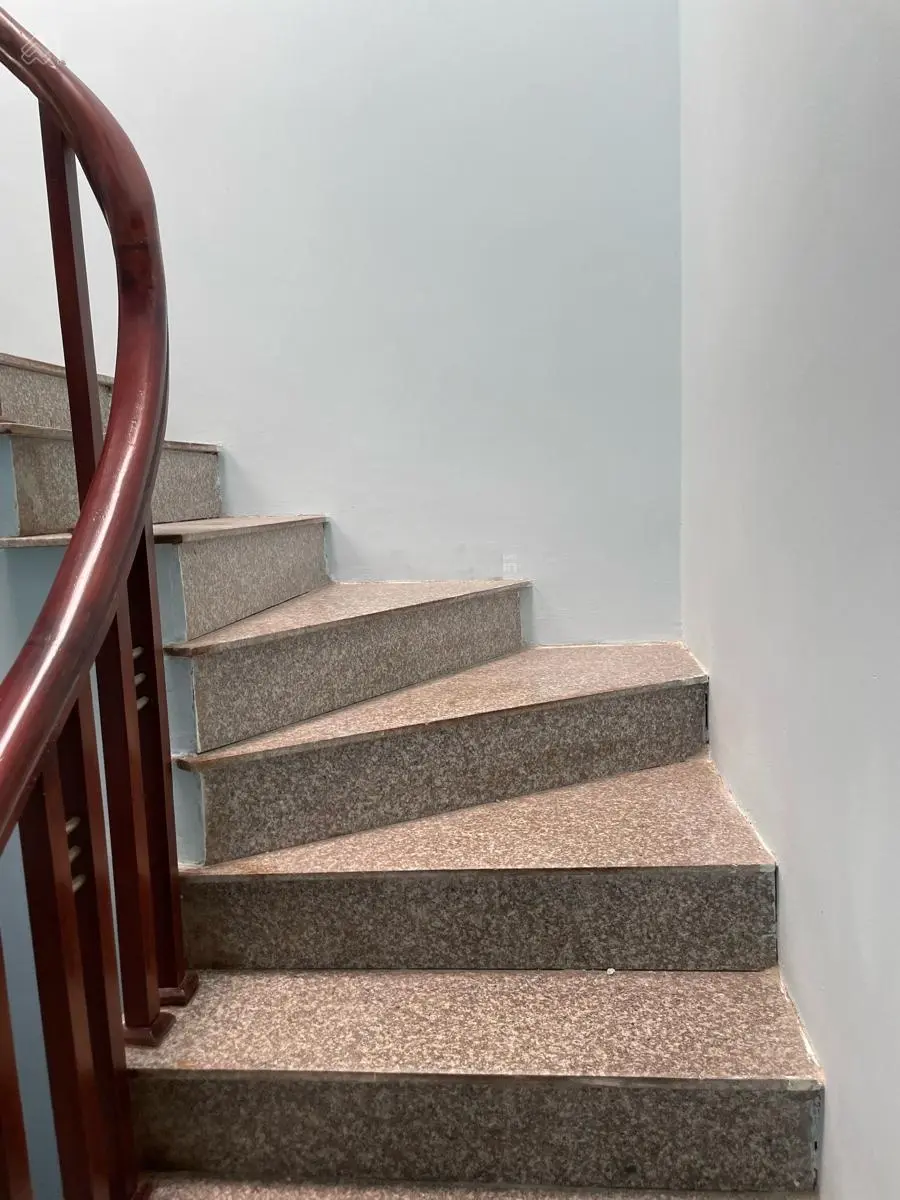Cần bán nhà Đê Trần Khát Chân - dân xây - 20m ô tô tránh - ngõ nông 322m x 5 tầng giá 5.2 tỷ
