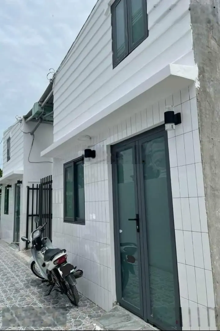 Bán gấp dãy trọ DT 136,5m2, đường Trịnh Quang Nghị, liên hệ trực tiếp đi xem