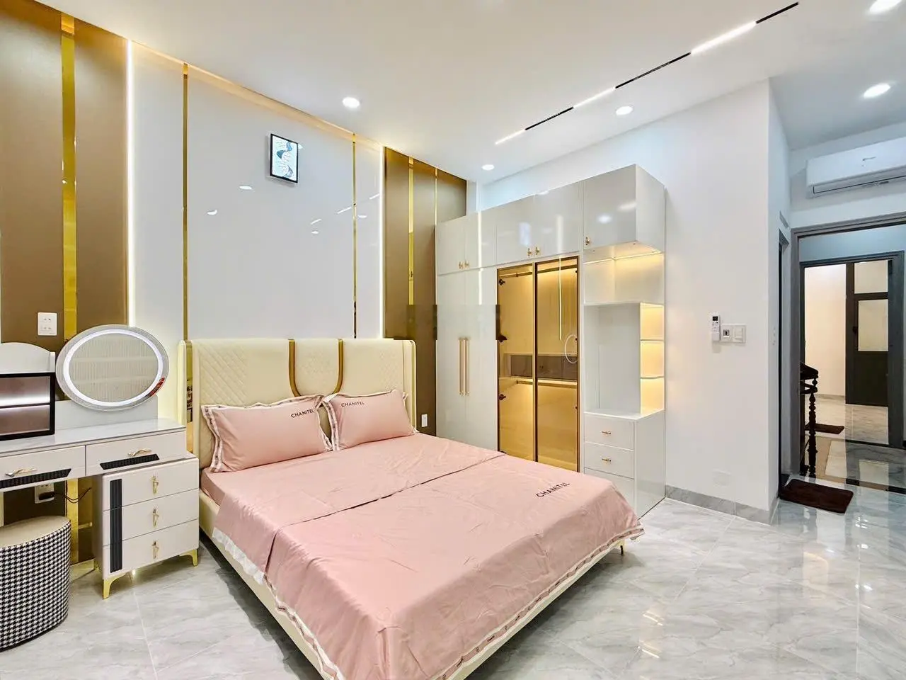 Đi nước ngoài bán gấp 2.12tỷ nhà nguyễn đình chiểu q3 54m2 tặng nội thất dọn vào ở ngay đc