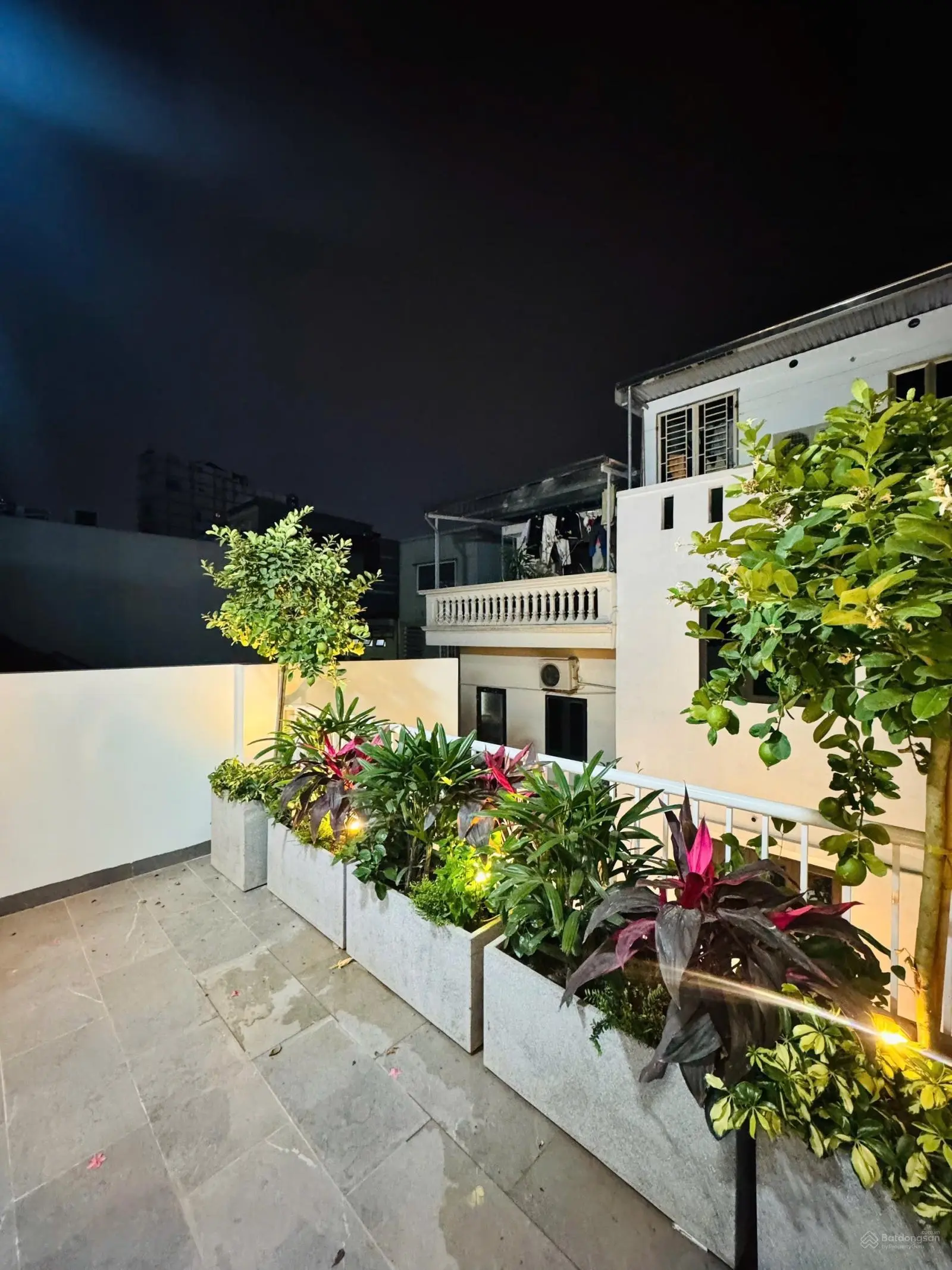 Bán nhà villa sân vườn 90m2 tuyệt đẹp. Full nội thất. phố Hai Bà Trưng