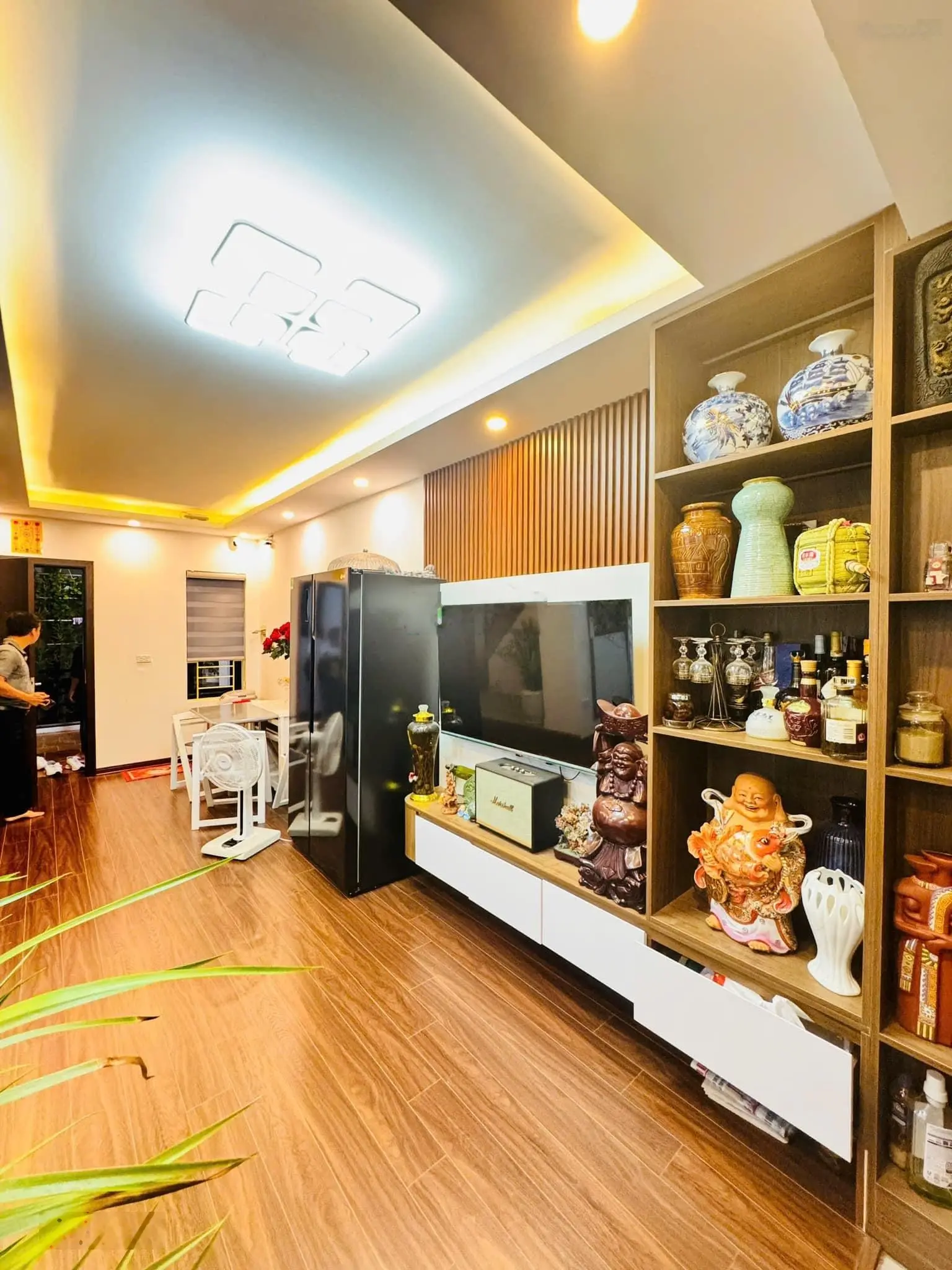 Hoa hậu! Nghi Tàm, Tây Hồ, tầng 1, 2 thoáng, ô tô, 90m2, 2PN 2WC nhà đẹp chỉ 3,63 tỷ