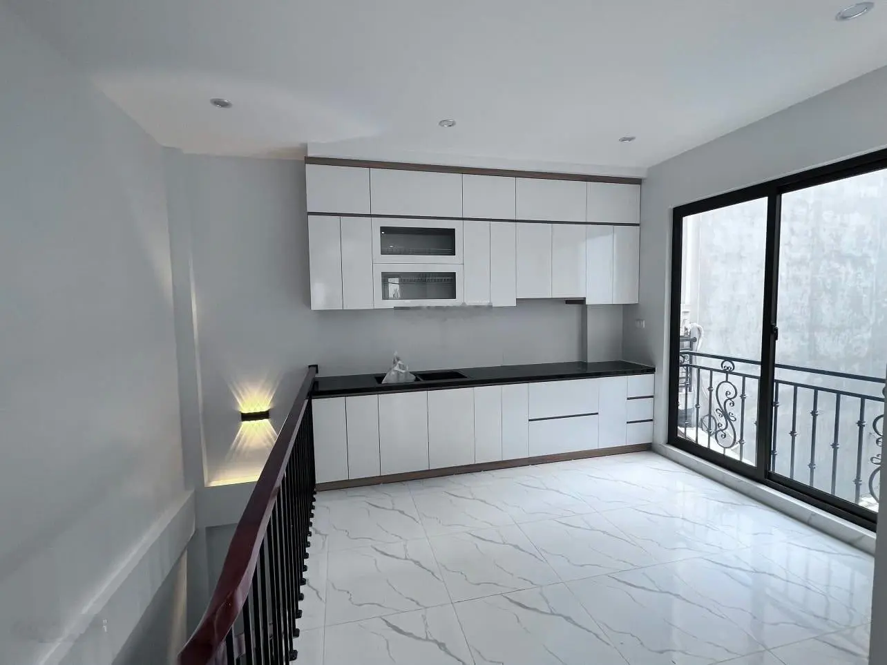 Bán nhà Văn Quán 45m2, 5 tầng, ô tô đỗ cửa, lô góc, cực đẹp, kinh doanh. giá 9,5 tỷ.