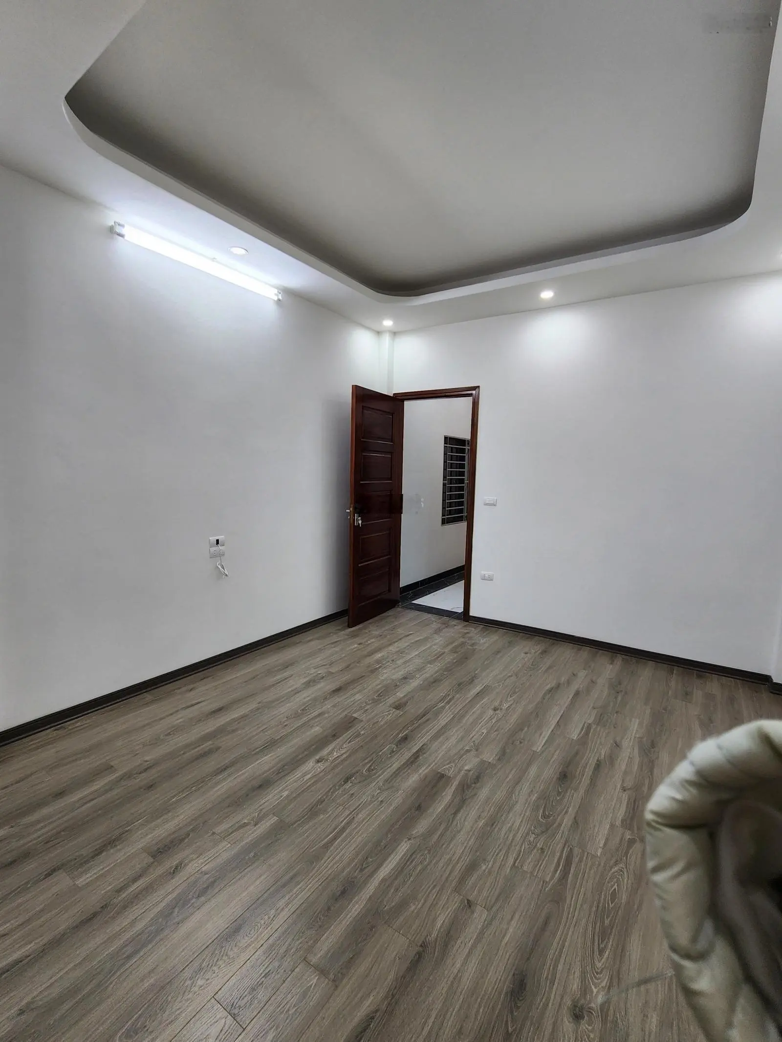Chị gái nhờ bán hộ nhà mới 30m2, 5 tầng, mặt tiền 4m. Nam Từ Liêm