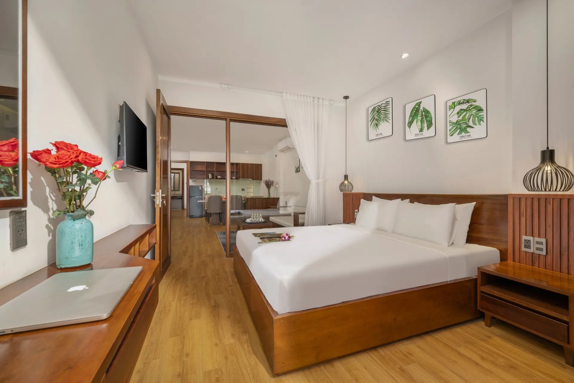 Chuyển nhượng: Tòa nhà căn hộ 10 tầng - doanh thu 600 triệu/tháng, gần bãi tắm Mỹ Khê, Khu Phố Hàn