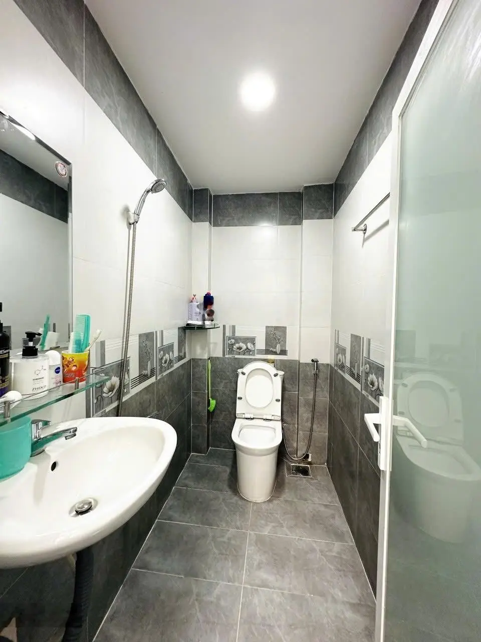 Bán nhà riêng diện tích: 5,5x15m, 1 lầu, hẻm 1942/ đường Huỳnh Tấn Phát, Nhà Bè