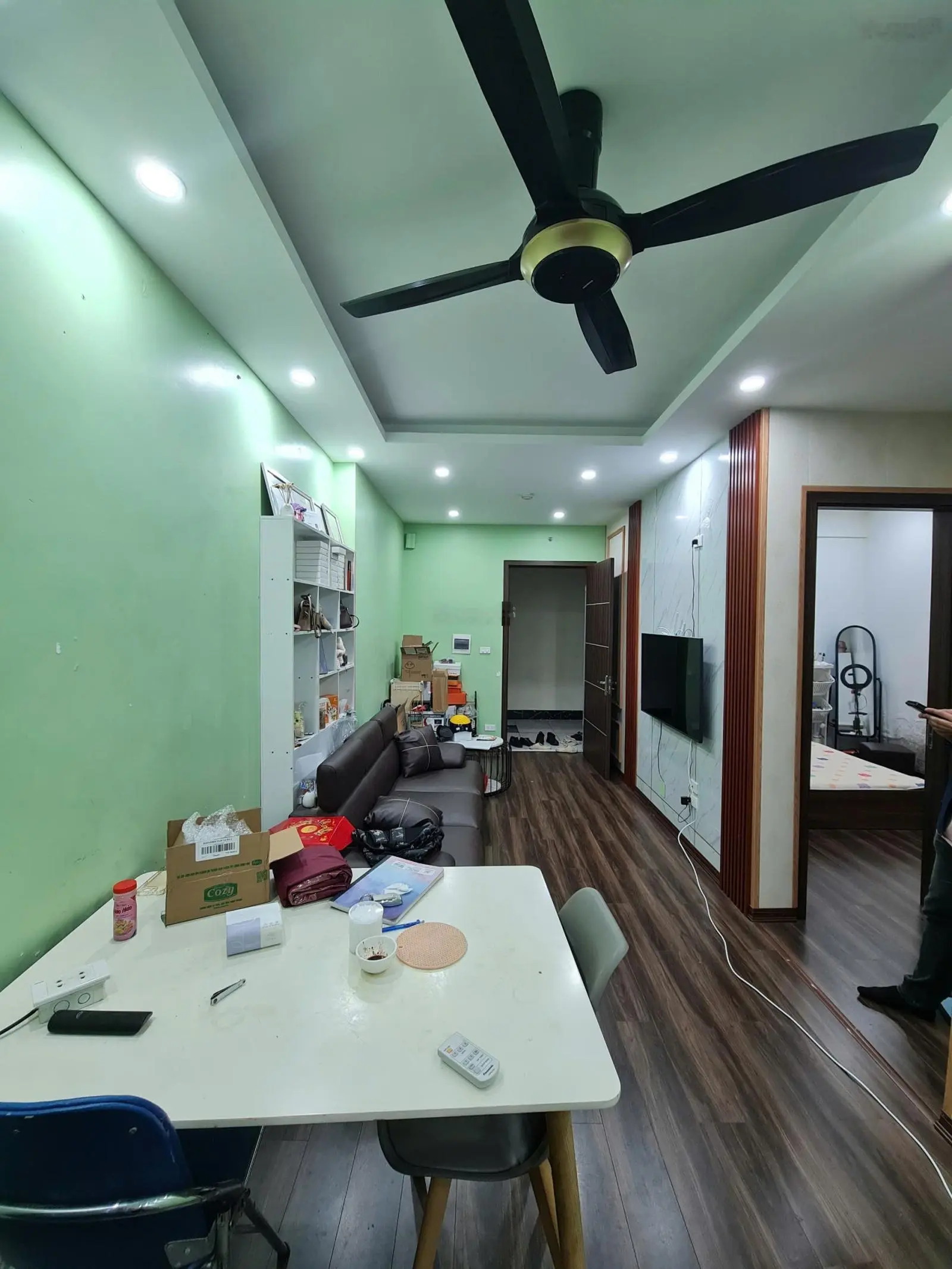 Chính chủ bán căn hộ chung cư tầng trung CT12 Kim Văn 65.1m2, 2 ngủ, 2 WC, có sổ riêng, bao phí