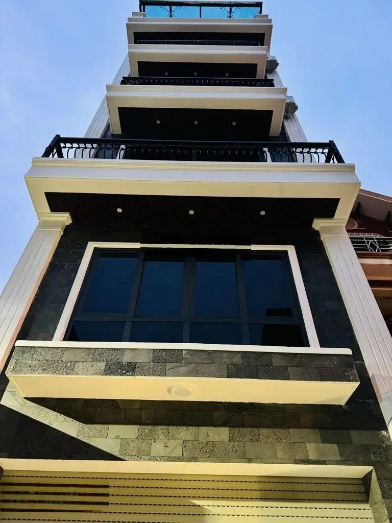 Nhà Minh Khai, 7 T, thang máy, lô góc thoáng sáng, ô tô vào nhà, nhà mới 62 m2