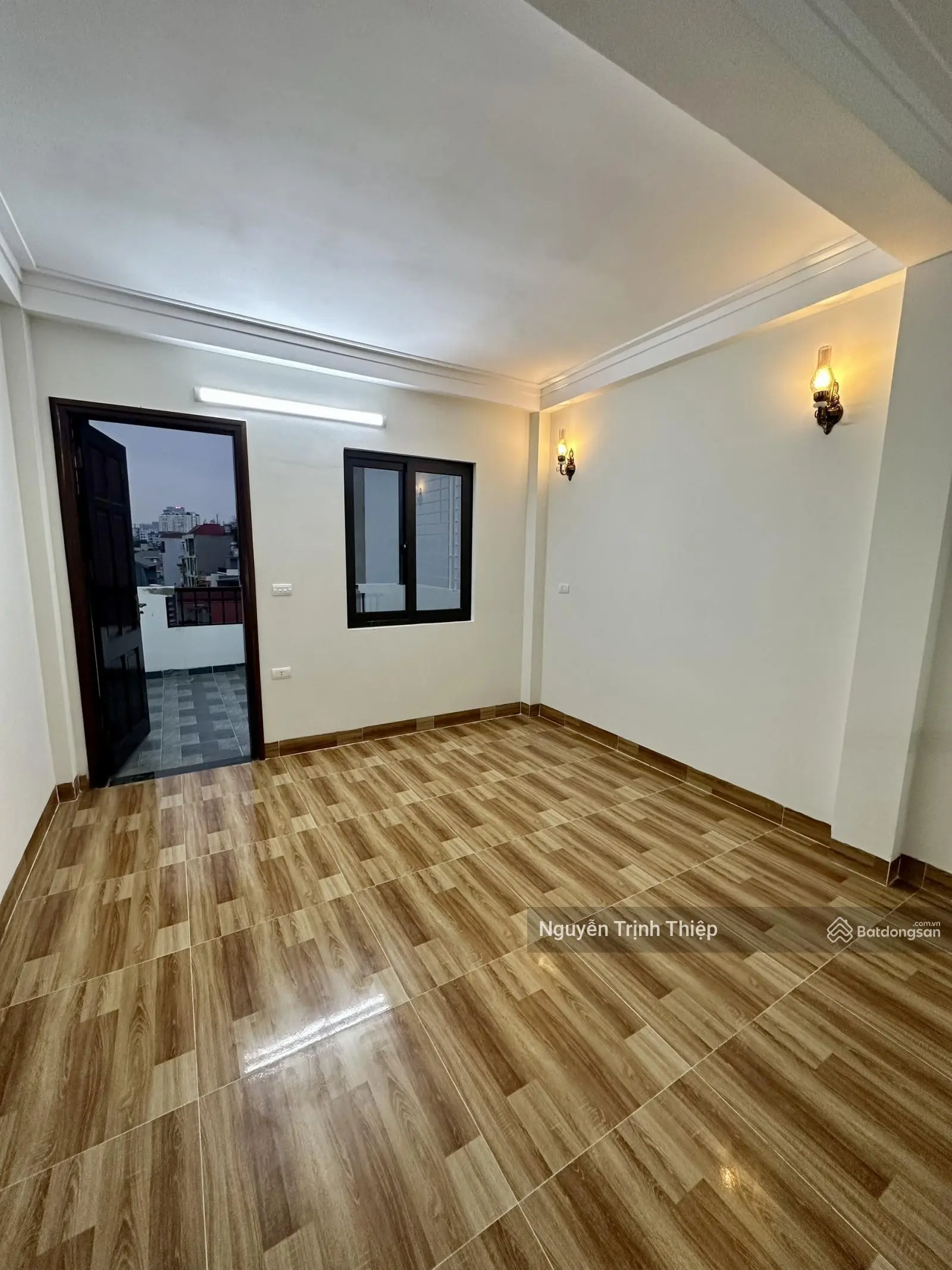 Bán gấp nhà full nội thất Cổ Nhuế Bắc Từ Liêm. DT 35m2 x 5 tầng. Giá 5.15 tỷ