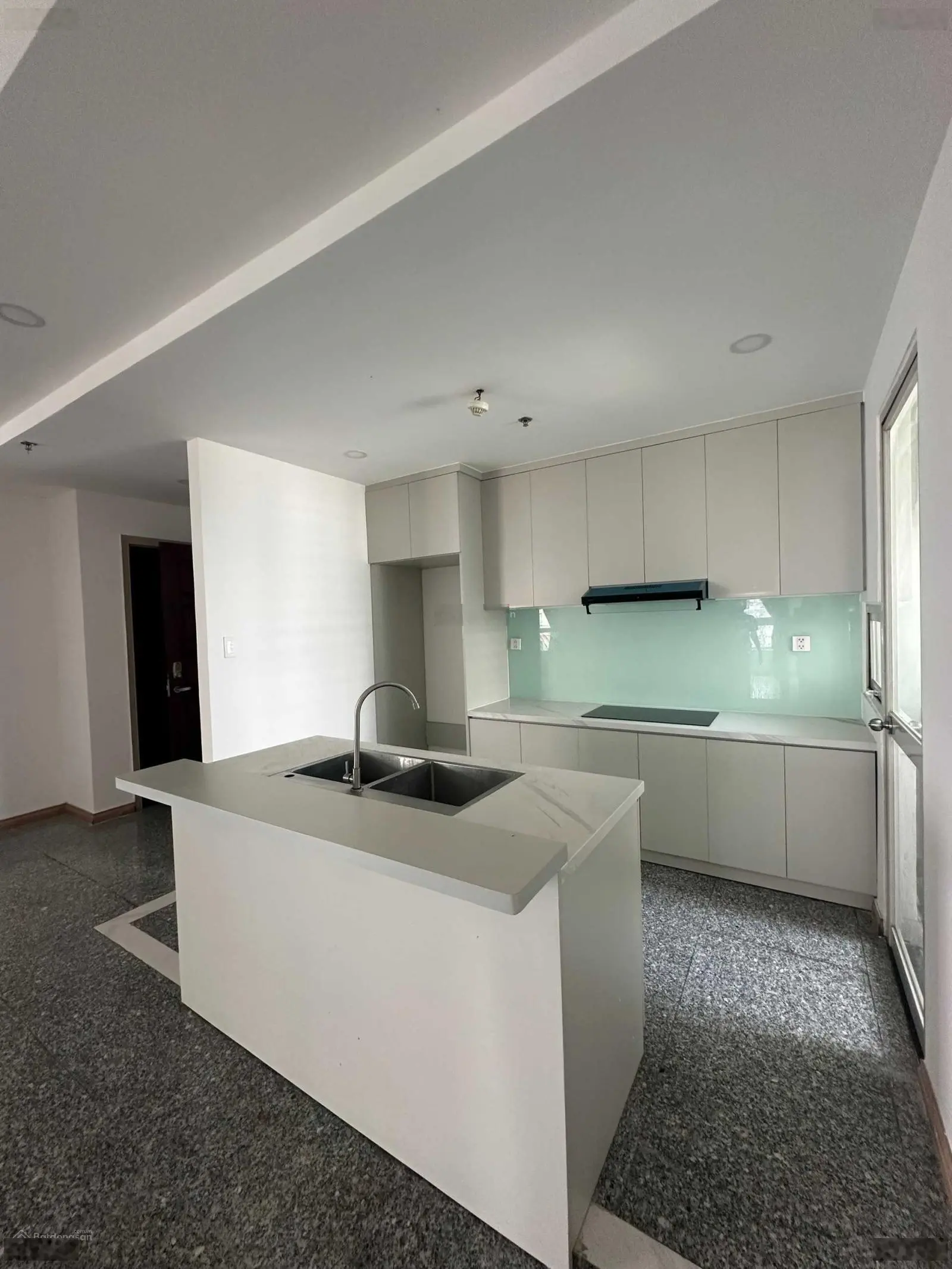Giỏ hàng còn lại Dragon Hill 1 - Những căn 122m2 3 phòng ngủ view Đông Nam và 4 mặt thoáng hiếm