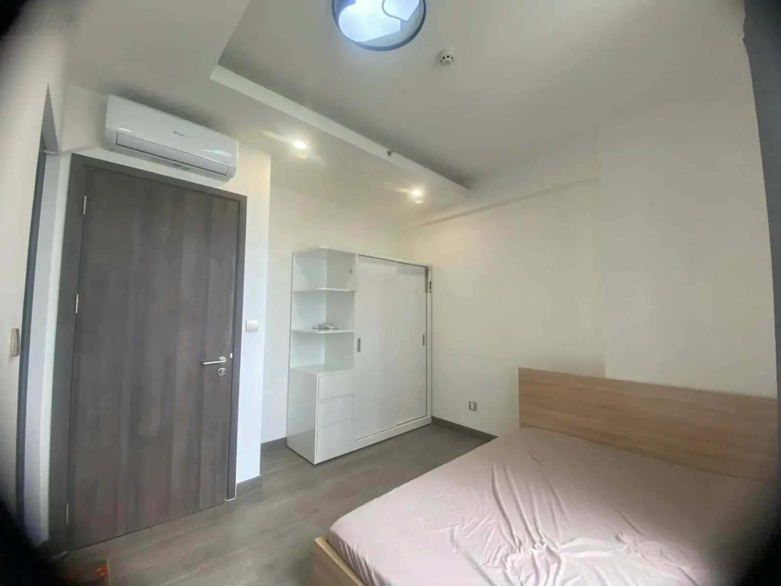 BÁN NHAN CH Q7 BOULEVARD 1PN1WC NT CAO CẤP GIÁ 1,9 TỶ. GIÁ TỐT NHẤT THỊ TRƯỜNG. LH: 0902 651 ***