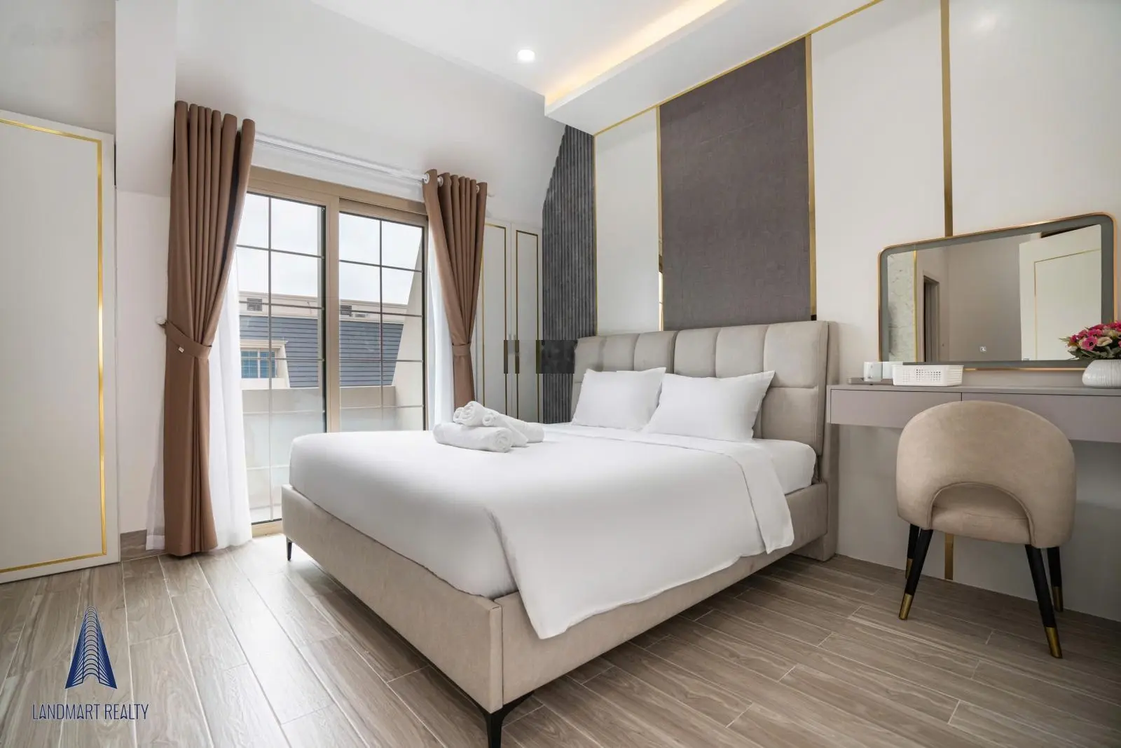 Bán Shophouse Regal Pavillon đường Hóa Sơn 10, vị trí vàng đầu tư