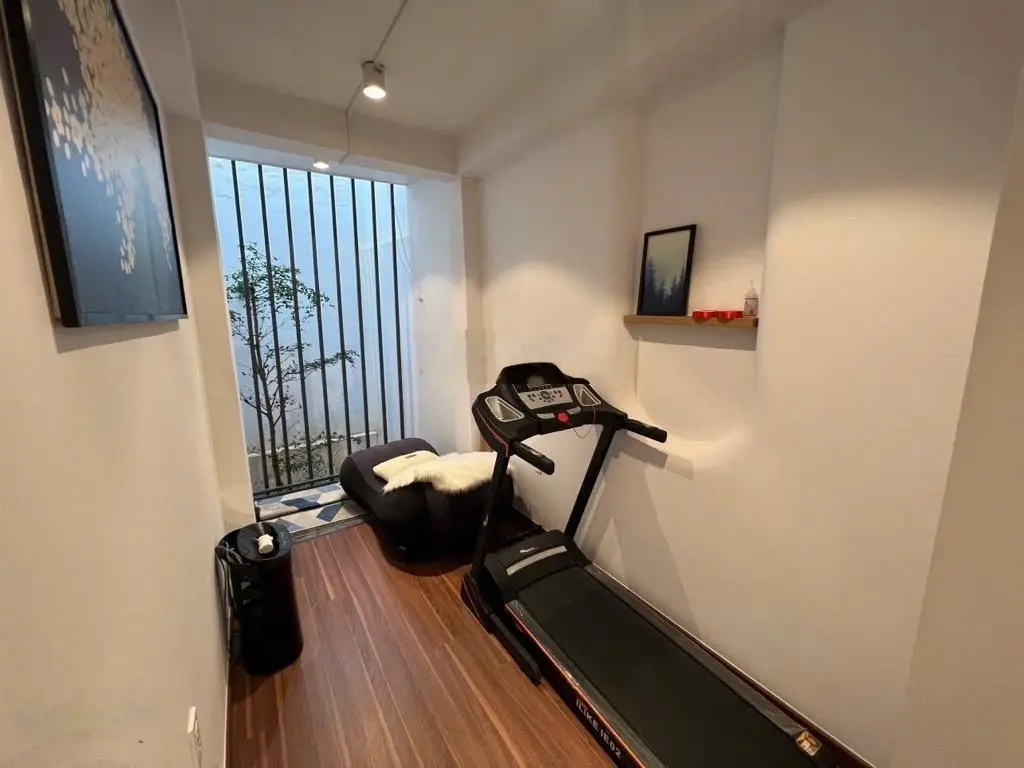Bán nhà Vĩnh Hội Quận 4 - hẻm ôtô - 4 tỷ nhỉnh - 5 Tầng - 36m2 - khu dân trí cao an ninh