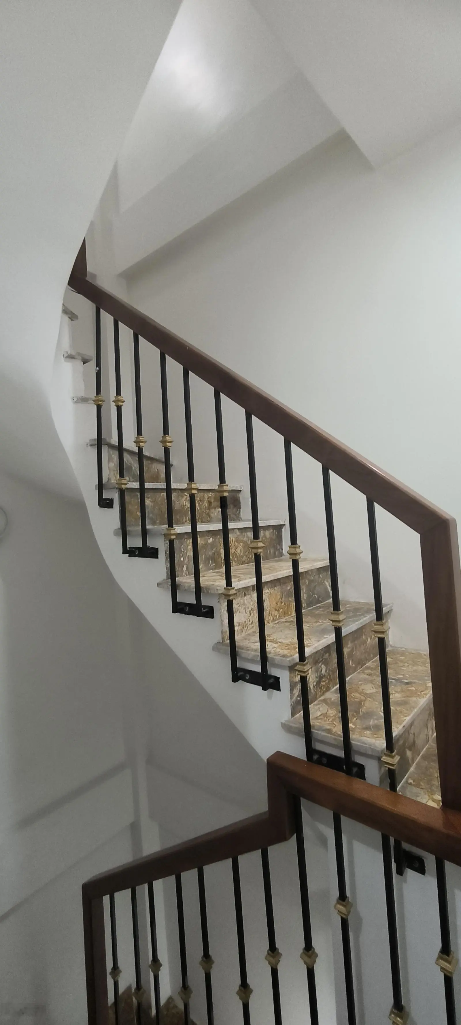Nhà MP Vũ Quỳnh, 52m2x7T thang máy, MT 10m, lô góc kinh doanh vô địch, nhỉnh 16 tỷ. LH 0984 772 ***