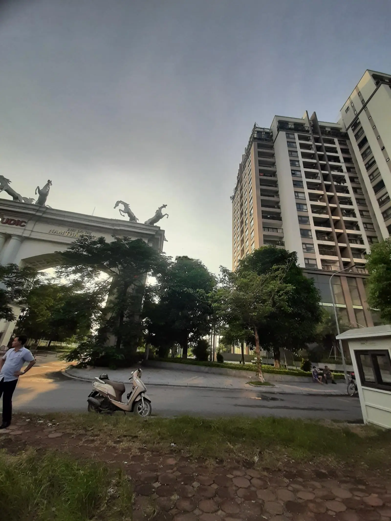 Bán căn biệt thự khu Ciputra dãy T 9 diện tích 230 m2 mặt tiền 10 mét nhà thiết kế đẹp
