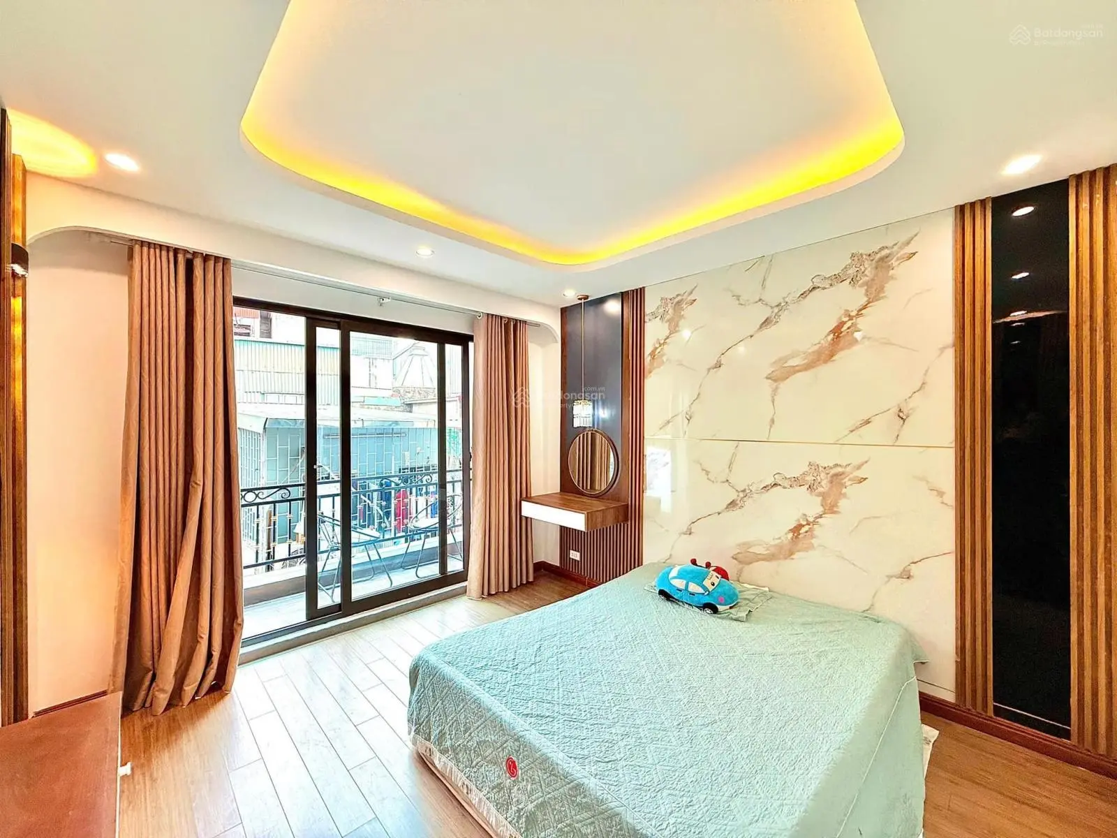 6. 95 tỷ-40m2-4 tầng-4 ngủ-mặt tiền 3.5m-full nội thất-20m ra phố