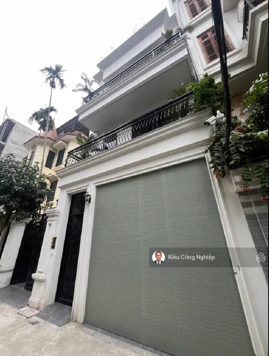 Bán nhà đẹp phố Kim Đồng DT 145m2, MT 12m, gara, thang máy, ở sướng