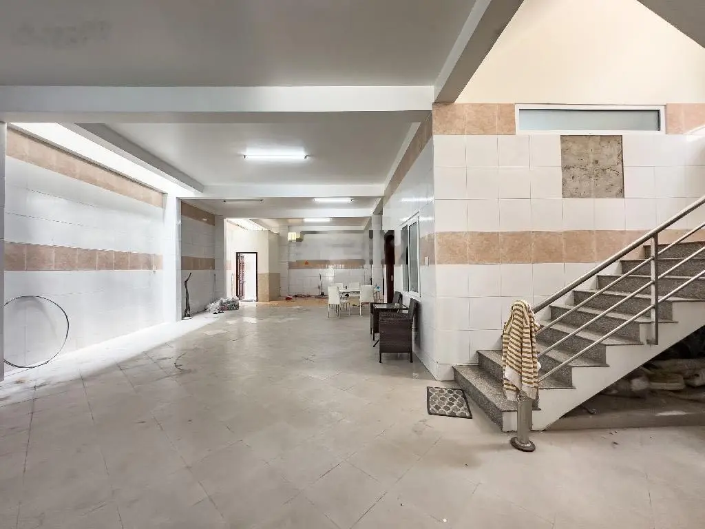 Nhà, vị trí đẹp, hẻm 7m. DT 11 x 35m. Chỉ 12.7 tỷ. Ngay TT Hóc môn, khu nhiều VP công ty