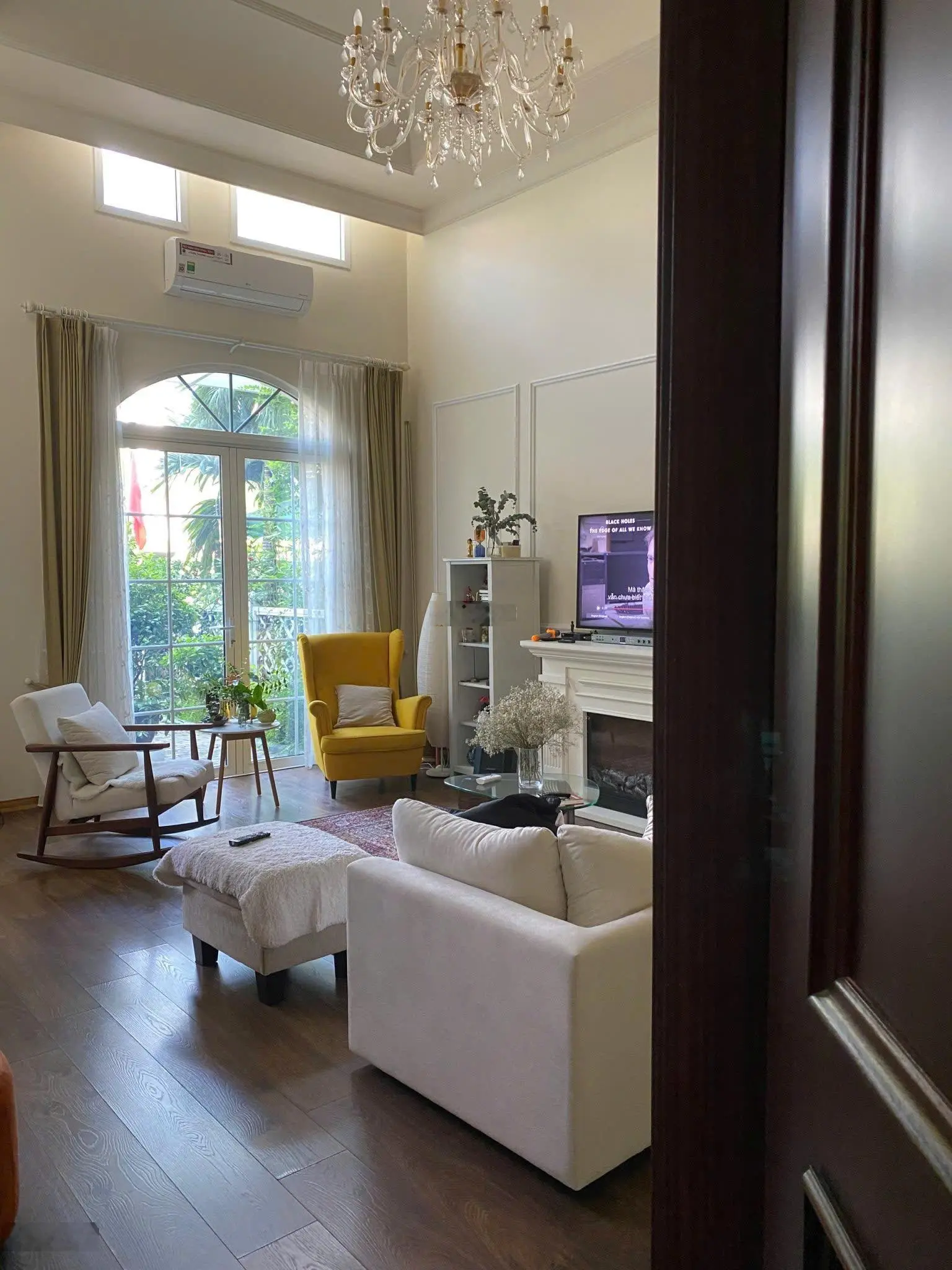 Chính chủ gửi bán căn LK 123m2 gần Clubhouse, sẵn sổ giao dịch ful nội thất