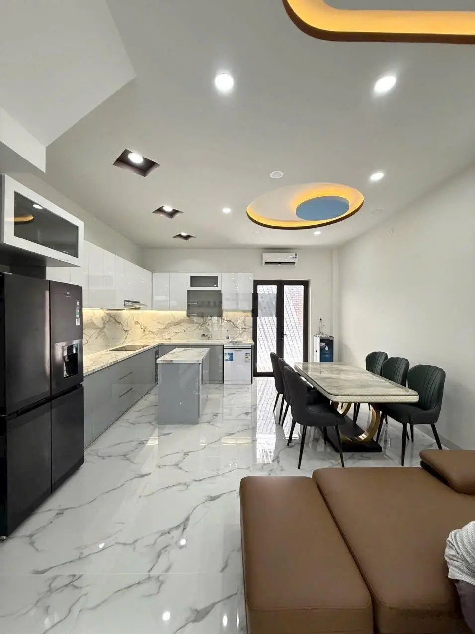 Bán Nhà Mới Xây 3 Tầng Tại Gói 5 Mỹ Gia Đối Diện Công Viên