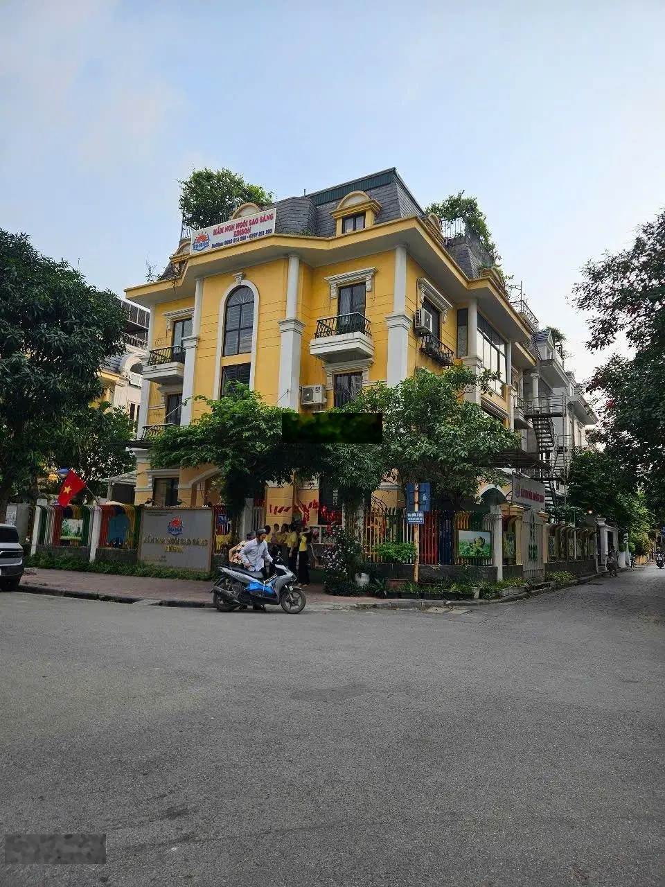 Bán biệt thự lô góc 3 mặt đường 2 mặt vườn hoa khu ĐTM Nam cường - Phạm Văn Đồng - Hà nội 398m2