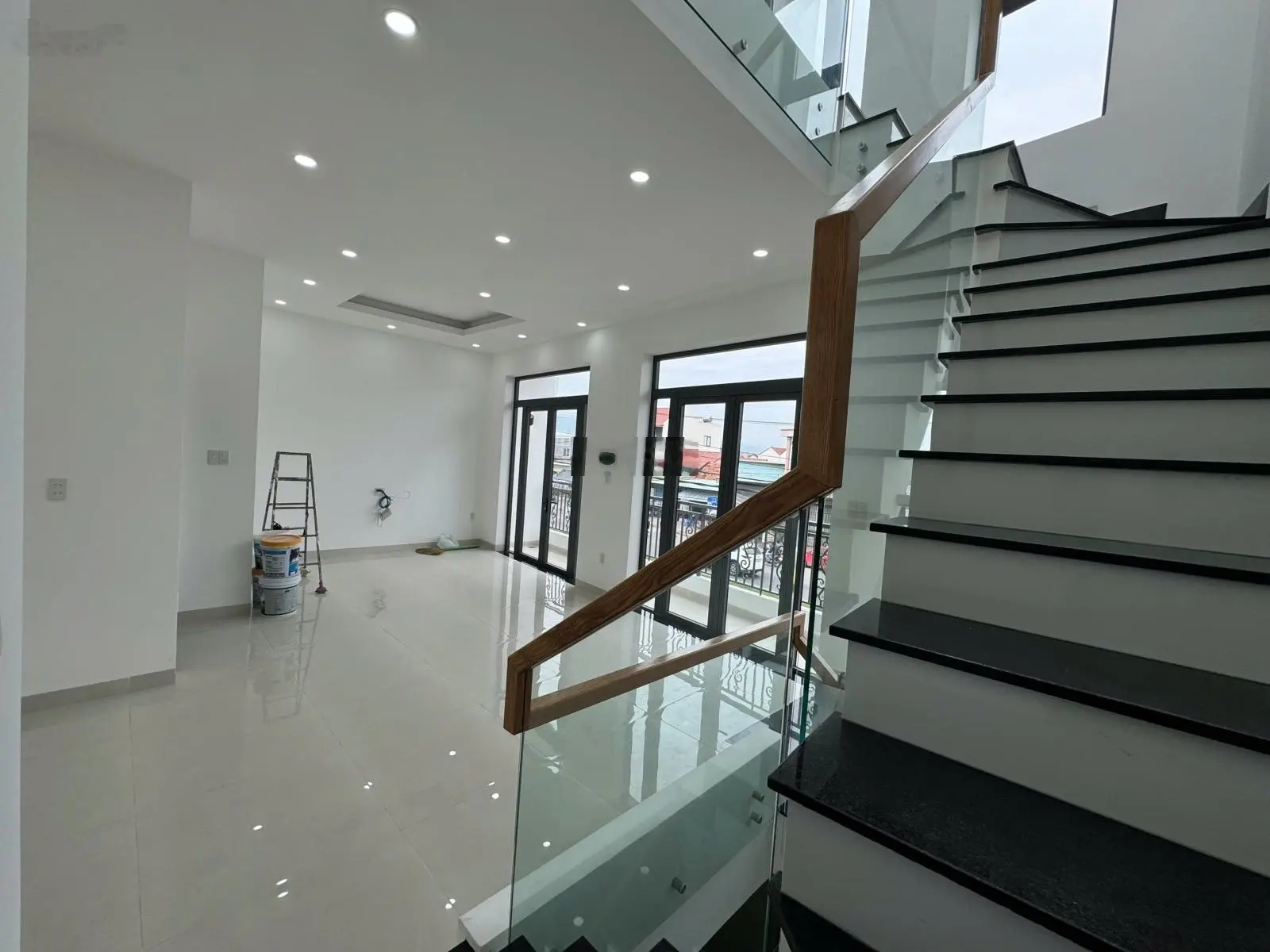 Bán nhà mới 3 tầng mặt tiền đường Hùng Vương (QL1A) thị trấn Diên Khánh, cách cây Dầu Đôi chỉ 300m