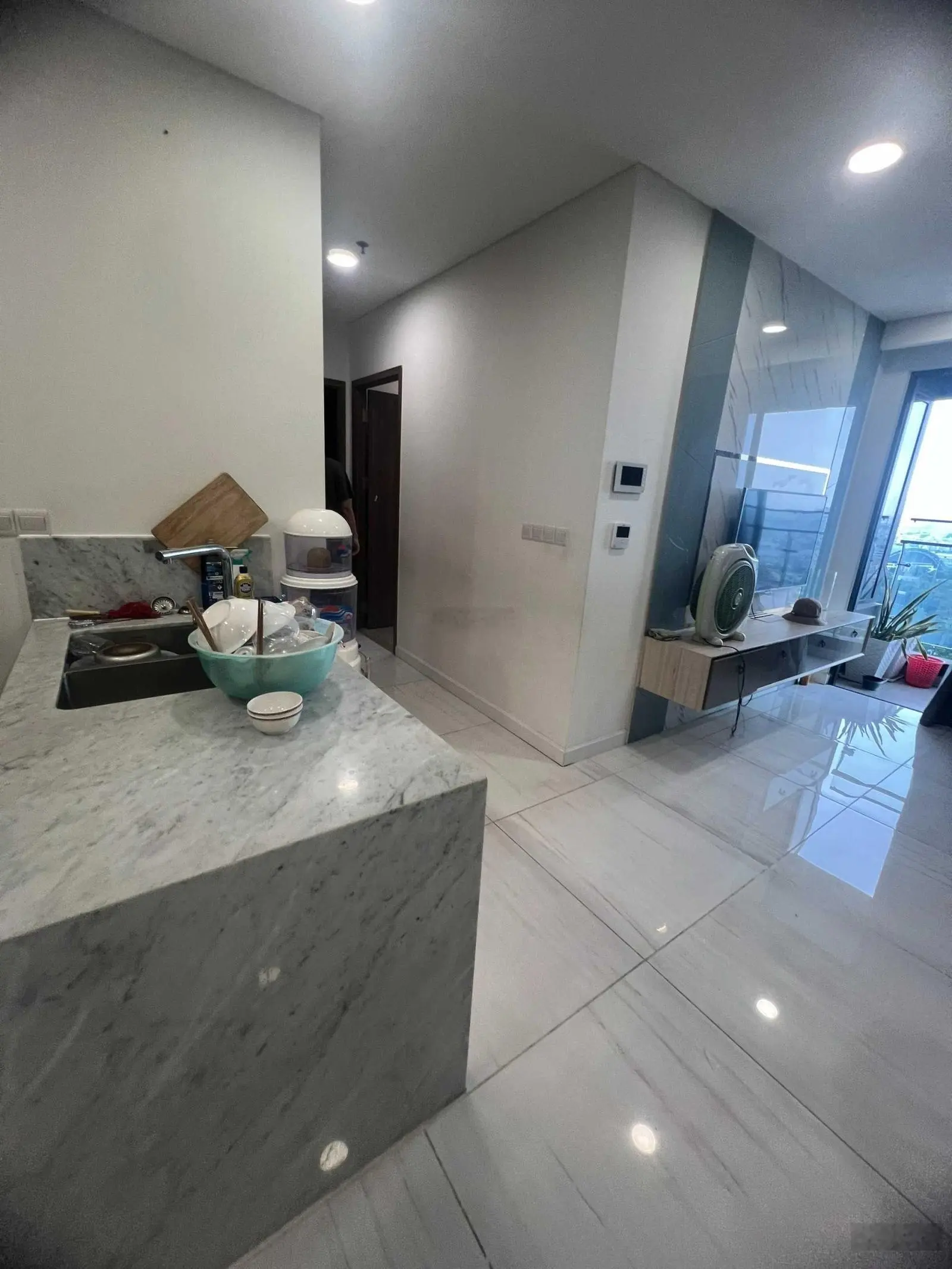 Bán căn hộ Kingdom 101, Block A, 2PN, 2WC, 72m2, full nội thất giá: 5 tỷ 5 (bao sổ), 0908 435 ***