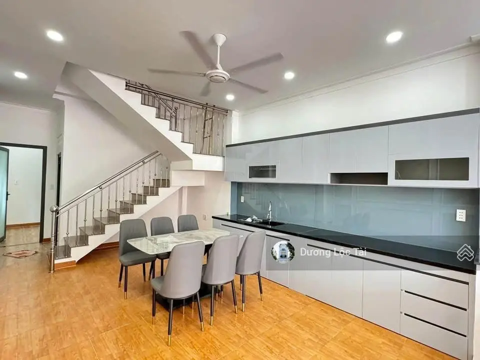 Ngộp ngân hàng bán gấp nhà 60m2/1ty3 mt đường nguyễn thái bình, tdm, sổ sẵn