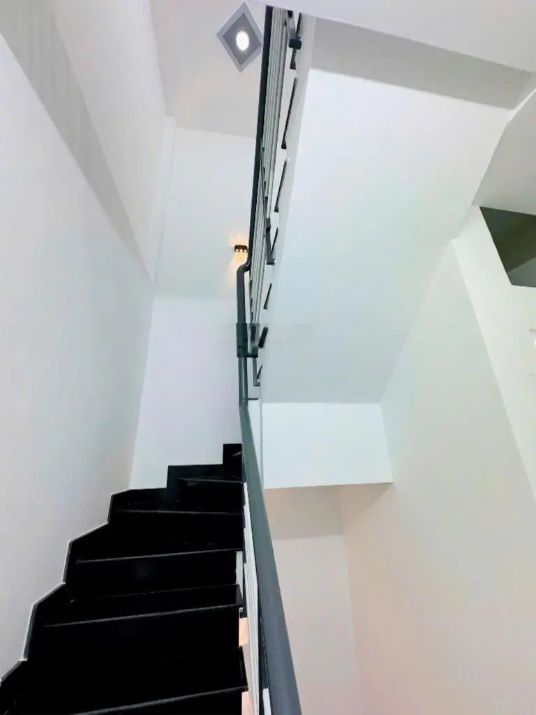 Mặt tiền kinh doanh lô gốc thoáng_ ngay cạnh gò xoài - lê văn quới-nhà 3 tầng 52m2-hẻm xe hơi thông