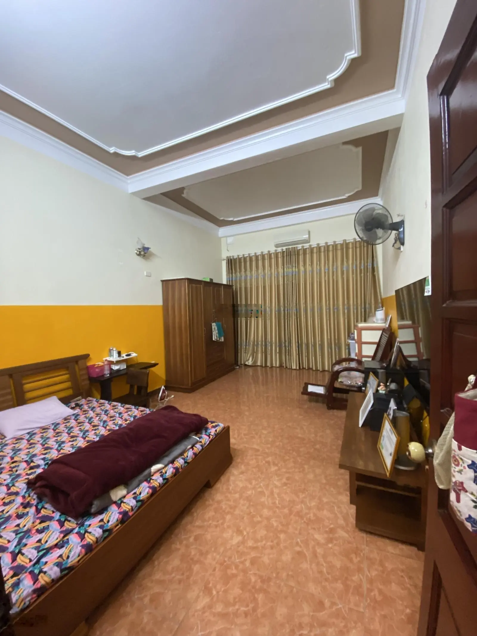 Chính chủ cần bán nhà 3 tầng Lạc Long Quân gần cây xăng quân đội, thành phố Thanh Hoá
