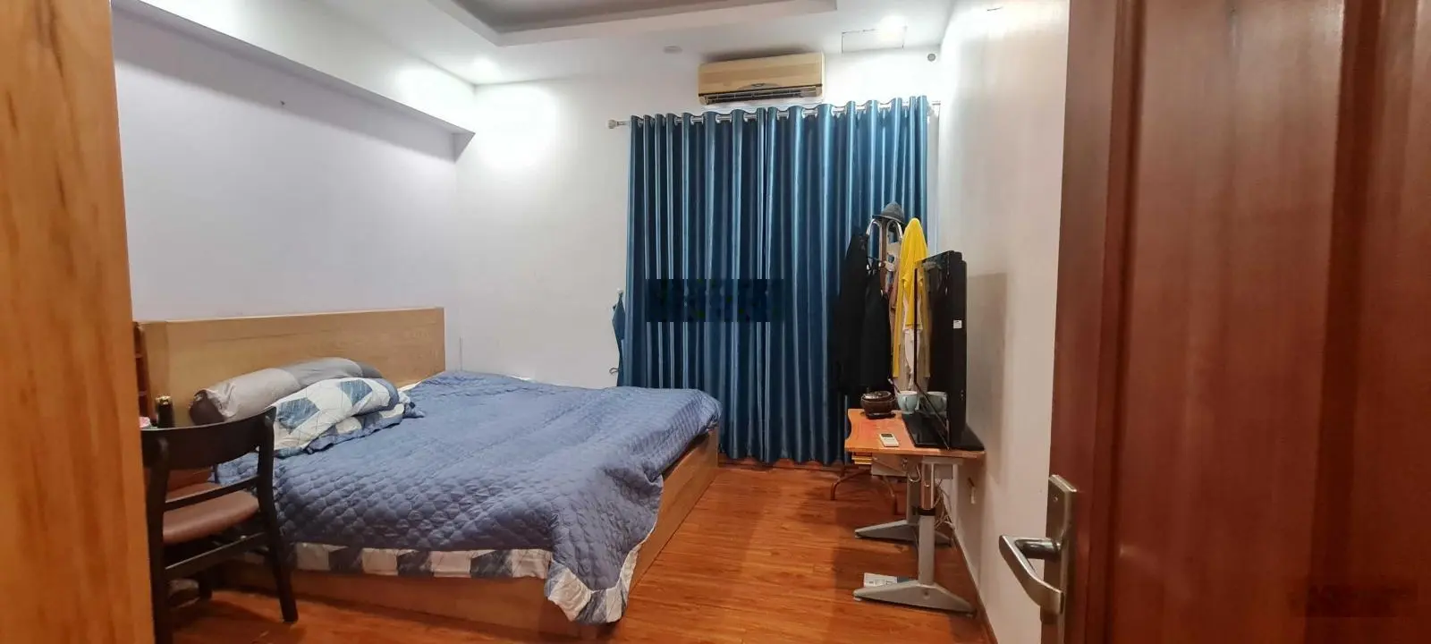 Cần bán CH chung cư mặt đường Cầu Giấy - Hà Nội, căn góc, 3 phòng ngủ, 110m2, giá bán 5.3 tỷ, SĐCC