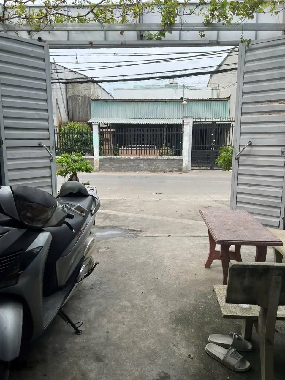 Bán nhà 2 mặt tiền kinh doanh tốt giá chỉ 2,2 tỷ