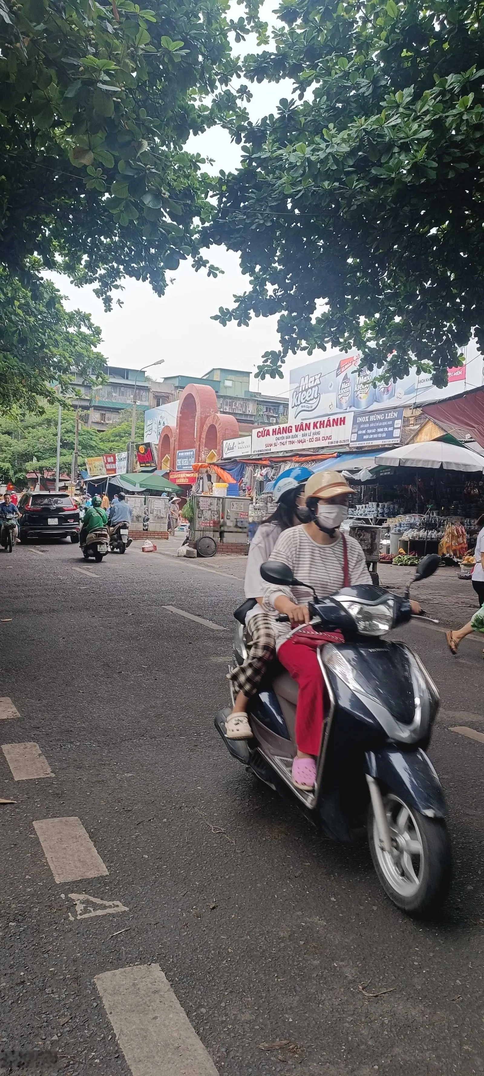 Mặt phố Xuân La, Tây Hồ vỉa hè 8m. Kinh doanh ngày đêm. Chào 37 tỷ(thương lượng). LH em: 0362 889 ***