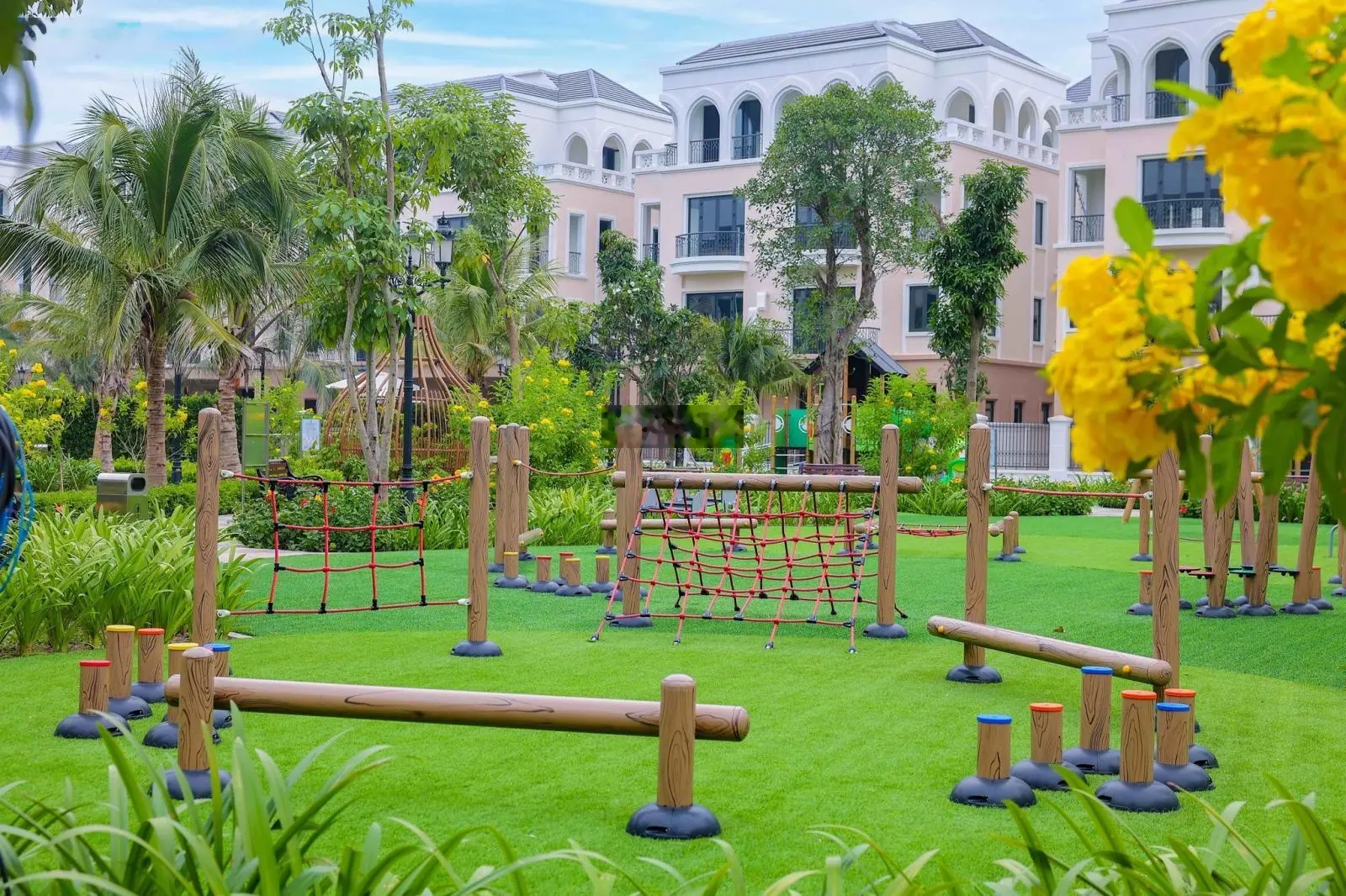 Bán xẻ khe phân khu Hải Âu, gần công viên, giá 7,x tỷ bao phí - rẻ nhất Vinhomes Ocean Park 2