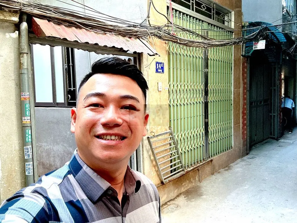 Bán nhà hai bà trưng (trương định) 45m 5tầng mt3.5m lôgóc 7phòng 6.4tỷ