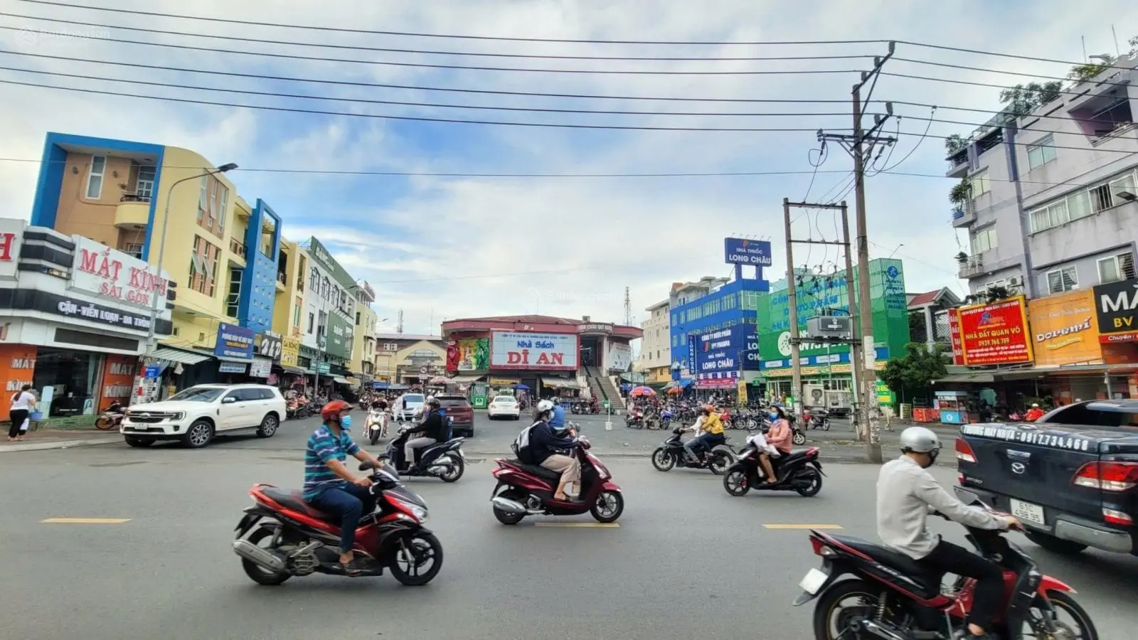 Bán nhà 1 trệt 1 lầu MT đường Cô Bắc chợ Dĩ An 1, P. Dĩ An, tp Dĩ An