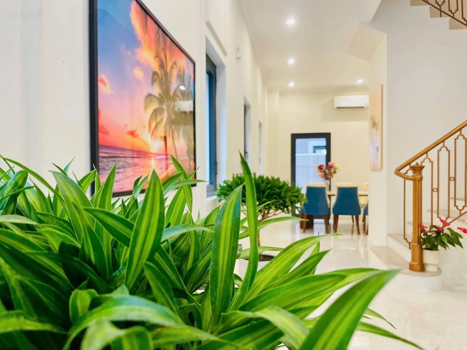 Chính chủ cắt lỗ liền kề 54m - Đã hoàn thiện 3 tâng - có cam kết tiền thuê 18% - Trung tâm dự án