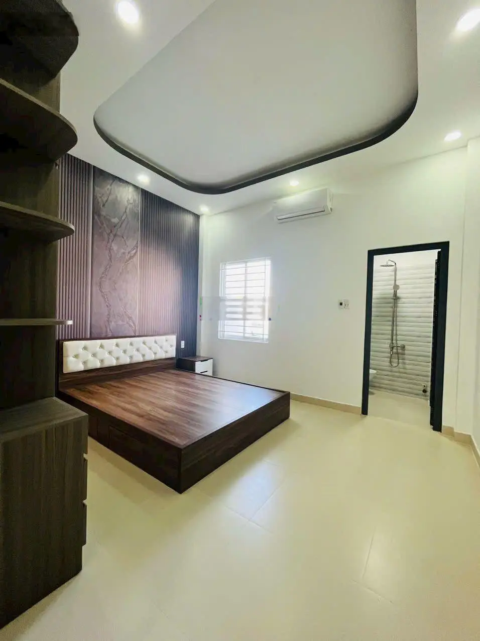 Nhà 3 tầng - 4 phòng ngủ - sổ riêng - xe hơi đậu cửa tài chính đầu 5 tỷ