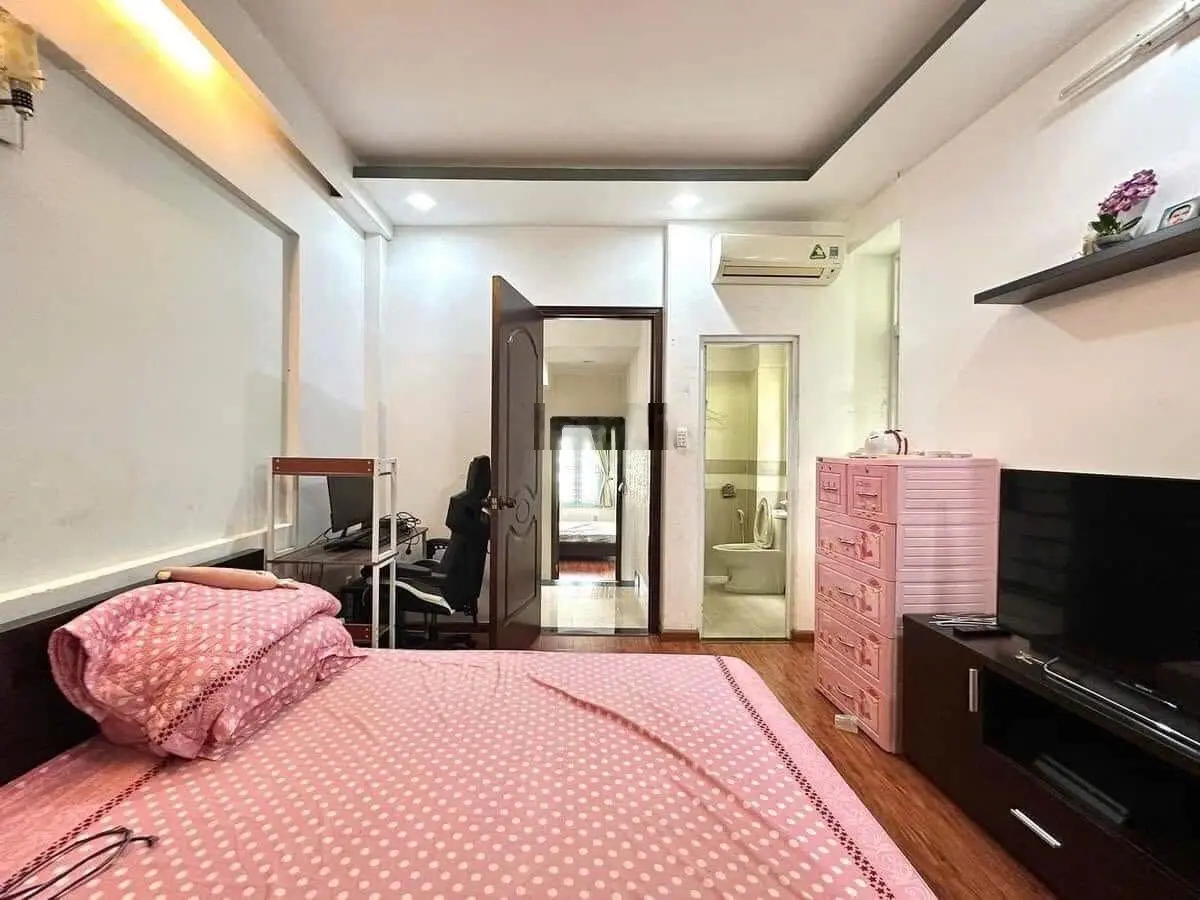 Về quê, bán nhà đường Phan Huy Thực - P Tân Kiểng - Q7. Giá 3Tỷ550/69,6m2 cho thuê 31 triệu gần chợ
