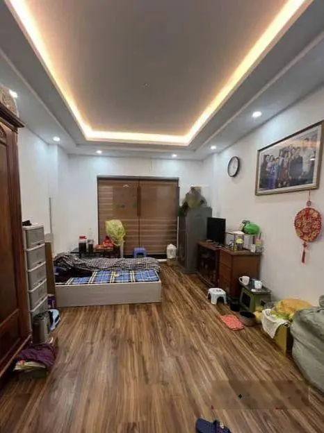 Cần tiền bán nhà Hai Bà Trưng 30m 5 tầng xây mới cách đường Đại La 70m tiện ích đầy đủ